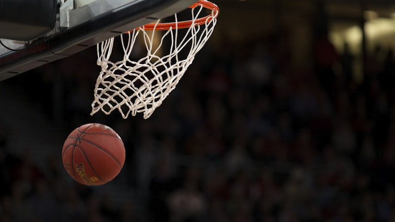 2026年NBA总决赛湖人队与凯尔特人队篮球比赛直播场景
